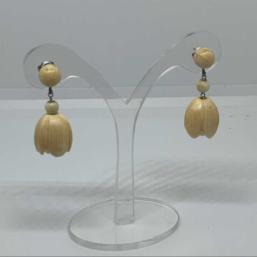 Vintage carved pierced earrings